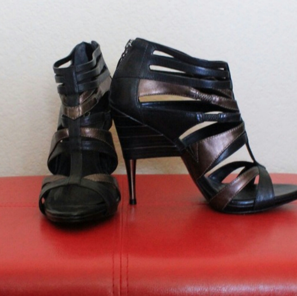 Open Toe with Unique Heels - Picture 2 of 4